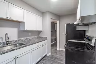 877 Oakfield Ave, Cincinnati, OH 45224 - Photo 9