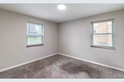 877 Oakfield Avenue, Cincinnati, OH 45224 - Photo 13