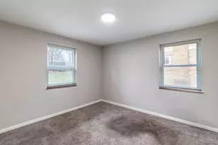 877 Oakfield Ave, Cincinnati, OH 45224 - Photo 13