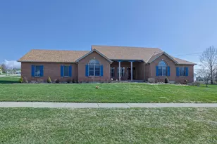 1305 Courtney Dr, Hamilton, OH 45013 - Photo 1