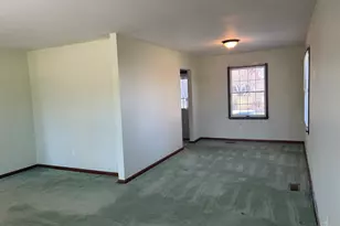 1944 Creswell Dr, Springfield Township, OH 45240 - Photo 5