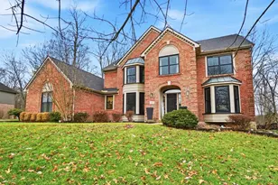 862 Miami Ridge Dr, Miami Township, OH 45140 - Photo 3