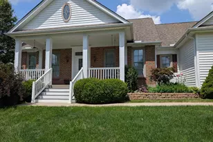 396 Country Manor Dr, Adams Township, OH 45177 - Photo 3