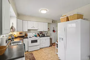 10474 Gloria Ave, Colerain Township, OH 45231 - Photo 7