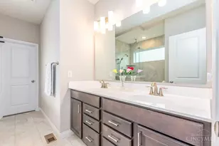 9302 W Meadow Dr, West Chester, OH 45069 - Photo 25