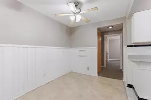 3911 E Gatewood Ln, Silverton, OH 45236 - Photo 9