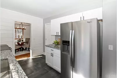 2560 Ridgeland Place, Cincinnati, OH 45212 - Photo 19