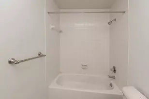 3768 Ashworth Dr, Cincinnati, OH 45208 - Photo 13