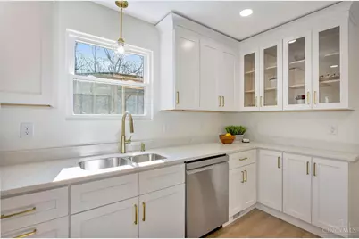 10483 Toulon Drive, Springfield Township, OH 45240 - Photo 9