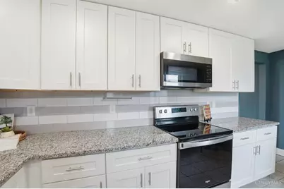 588 Berdale Lane, Union Township, OH 45244 - Photo 11