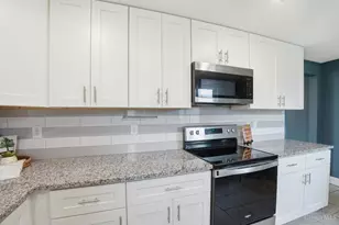 588 Berdale Ln, Union Township, OH 45244 - Photo 11