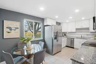 588 Berdale Ln, Union Township, OH 45244 - Photo 9