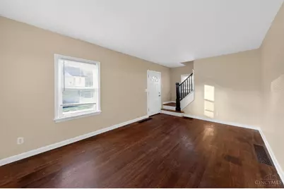 1735 Ashbrook Drive, Cincinnati, OH 45238 - Photo 9