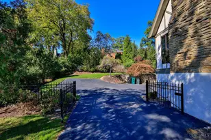1121 Edwards Rd, Cincinnati, OH 45208 - Photo 3
