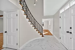 9458 Leebrook Dr, Springfield Township, OH 45231 - Photo 7