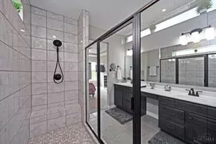 2735 Buckridge Dr, Miami Township, OH 45233 - Photo 31