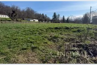 308 Jackson St, Higginsport, OH 45131 - Photo 5