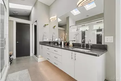 5971 Woodland Lane, Columbia Township, OH 45227 - Photo 11