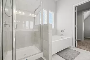 4677 Hampton Pointe Dr, Green Township, OH 45248 - Photo 17