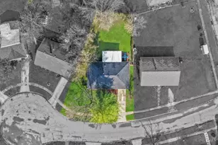 8881 Ebro Ct, Springfield Township, OH 45231 - Photo 5