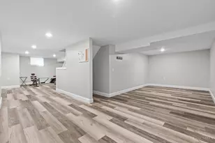 8881 Ebro Ct, Springfield Township, OH 45231 - Photo 23