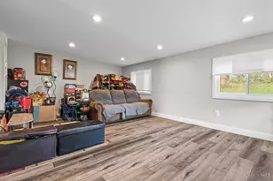 8881 Ebro Ct, Springfield Township, OH 45231 - Photo 17