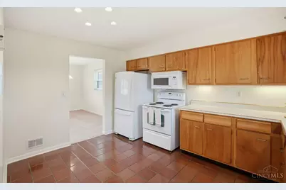 7281 Winton Road, Springfield Township, OH 45224 - Photo 9