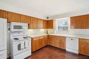 7281 Winton Rd, Springfield Township, OH 45224 - Photo 7