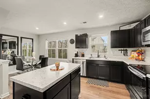 9821 Mel Carl Dr, Colerain Township, OH 45251 - Photo 5