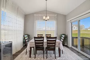 8156 Moonstone Dr, West Chester, OH 45241 - Photo 9