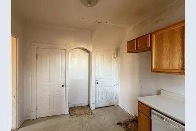 1608 Brewster Avenue, Cincinnati, OH 45207 - Photo 9