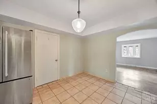 1833 Leona Dr, Green Township, OH 45238 - Photo 7