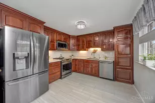 5449 S Garrett Dr, Miami Township, OH 45150 - Photo 9