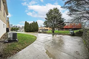 5722 Kroegermount Dr, Green Township, OH 45239 - Photo 37