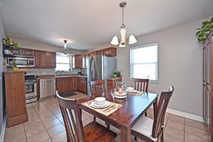 5722 Kroegermount Dr, Green Township, OH 45239 - Photo 11