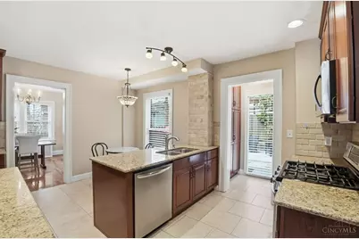 1253 Herschel Avenue, Cincinnati, OH 45208 - Photo 13