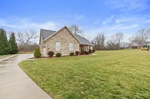 553 Marions Way, Pierce Township, OH 45255 - Photo 3