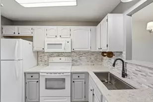 5196 Putters Cir, West Chester, OH 45069 - Photo 17