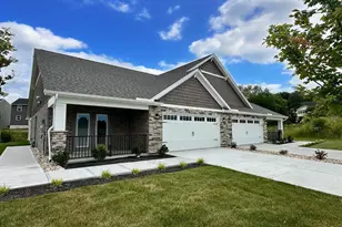 5017 Waterford Ln, Middletown, OH 45042 - Photo 1