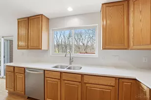 452 Windfern Forest Ln, Union Township, OH 45244 - Photo 17