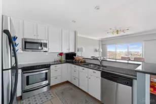 2200 Victory Pkwy, Cincinnati, OH 45206 - Photo 17