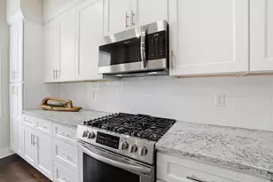 2711 Hyde Park Ave, Cincinnati, OH 45209 - Photo 15