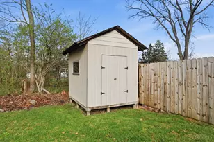 5667 Crooked Tree Ln, Miami Township, OH 45150 - Photo 11