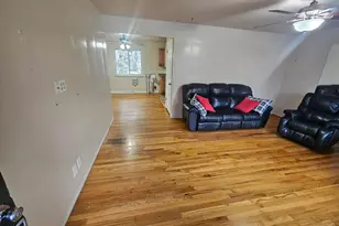 860 Sarbrook Dr, Springfield Township, OH 45231 - Photo 9