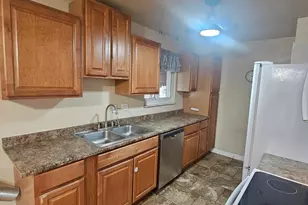 860 Sarbrook Dr, Springfield Township, OH 45231 - Photo 15