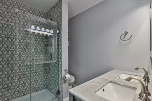 1012 Mary Ln, Wyoming, OH 45215 - Photo 17