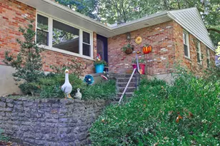 1012 Mary Ln, Wyoming, OH 45215 - Photo 3