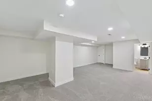 357 Meadowcrest Rd, Cincinnati, OH 45231 - Photo 43