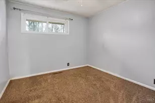 105 Jan Lynn Ln, Liberty Twp, OH 45133 - Photo 15