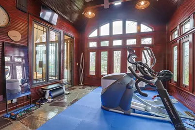 206 Hilltop Lane, Wyoming, OH 45215 - Photo 43